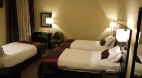 Hearns Hotel - Image 5