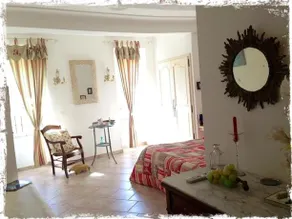Le Petit Cafe - Image 4