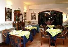 Hotel Garni Lo Scoiattolo - Image 4