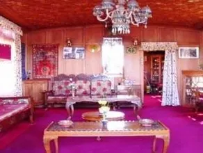 HouseBoat Flora Group - Image 5