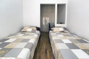 Apartment 32 - Image 5