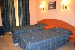 Aliki's Comfortable Holiday Apartments-Great Location - Image 2