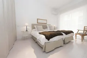 Charming Goya Luxury - Image 2