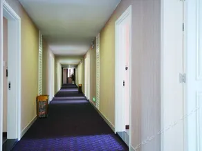 Xinhua Hotel - Image 2