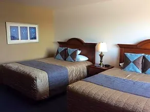 Scenic Shore Inn - Image 4