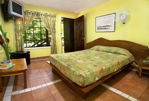 Hotel Verde Mar Direct Beach Access - Image 5