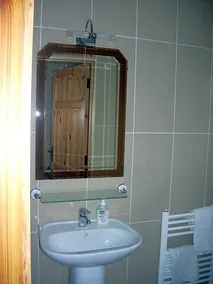 Golden Rose House - Image 4