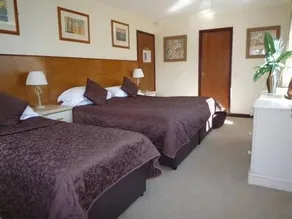 Grove Guest House - Image 3