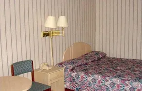Guest Inn Dalton - Image 4