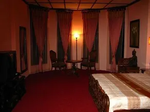 Snake House - Image 3