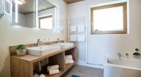 Chalet Bergzeit Ferienhaus mit Sauna & Wellness - Image 5