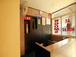 OYO Rooms Lakeshore Hospital Nettoor - Image 2