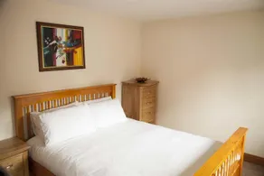 Dean Park House - Image 5