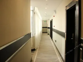 Fairyland Hotel - Jiashibo Avenue Branch - Image 4