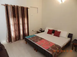 Uv Resort - Image 2