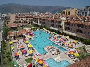 Midpoint Club & Suites - Image 4