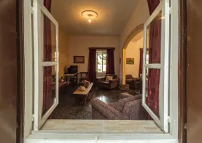 Venezian Castle House - Image 2