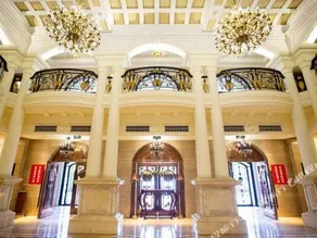 VERSAILLES HOTEL - Image 4