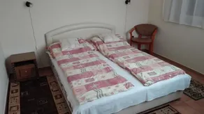 Garden Apartmanház - Image 2