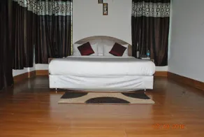 Touchwood Resort - Image 2