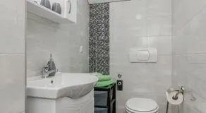 Flora Maris Pool Apartments - Image 4
