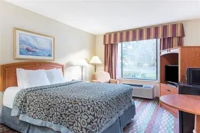 DAYS INN BY WYNDHAM MYSTIC - Image 4