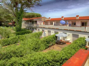 Modern Holiday Home in Giannella Italy with Private Garden - Image 1