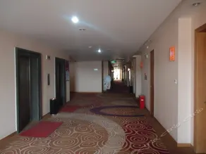 Huapeng International Hotel - Image 5