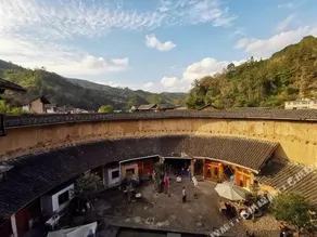 Zhangzhou Tulou Wei Qun Lou Inn - Image 5