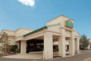 Ramada by Wyndham Fairfield NJ - Image 2