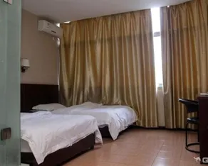 Yichang Jungang Business Hotel - Image 1