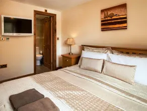 Old Farm Guest House - Image 3