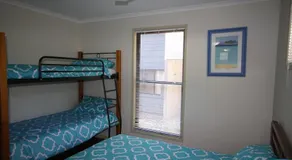 1 Naiad Court - Lowset Family Home With Swimming Pool And Covered Deck Pet Friendly - Image 2