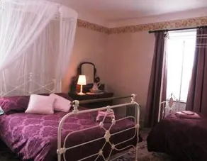 Mrs Curries Bed & Breakfast - Image 3