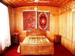 Howrah Houseboat - Image 3