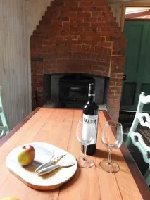 Grape Pickers Cottage - Image 5