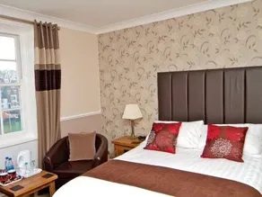 The Warwick - Image 4