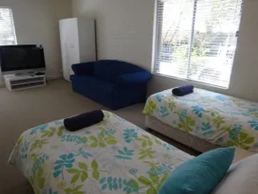 Blackbutt - Deluxe Family Townhouse - Image 3