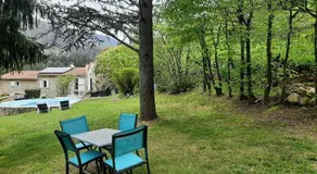 maison en pierre dans un ecrin de verdure - Image 3