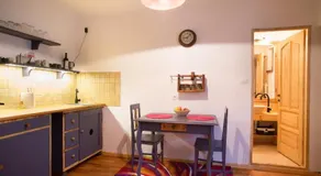 Walnut Apartments - Image 2