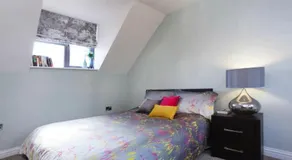 Luxury bedroom - Image 4