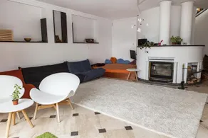 Luxury Beachfront Villa Balatonszarszo - Image 2