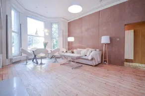 Stylish 2BR Designer Flat Holland Park - Image 2