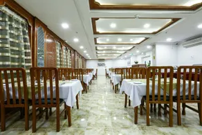 La Villa Suites Hotel - Image 3