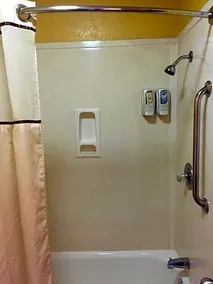 Royal Inn Pearsall - Image 5