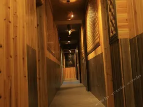 InYue Holiday Hotel - Image 4