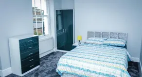 Camden Large 2 Bedroom Flat Guest House - Image 4