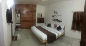 Antra Hospitality Bodakdev Thaltej - Image 3