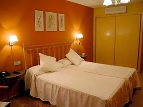 Hotel Villa De Estercuel - Image 2