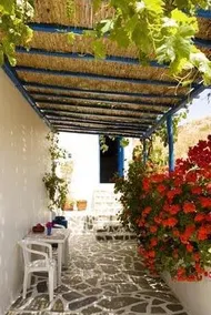 Sakis Rooms & Apartments - Image 3